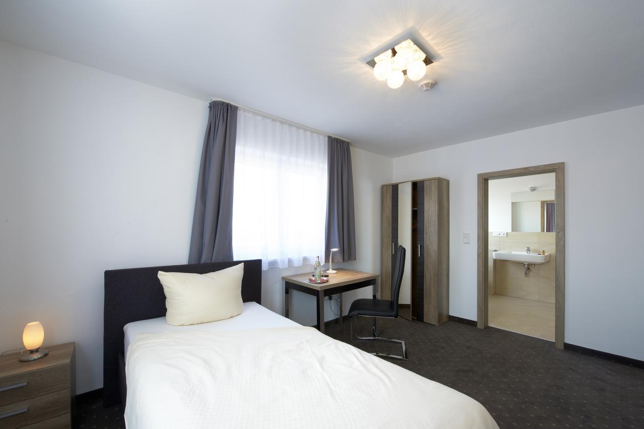 Hotel New In Gaimersheim Eksteriør billede